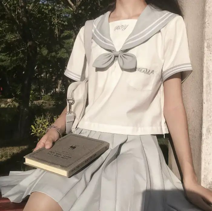 蓝色栀子 海报